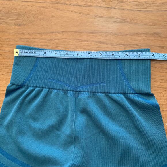 Gymshark Leggings XS Geo Capri Teal EUC - Picture 7 of 11